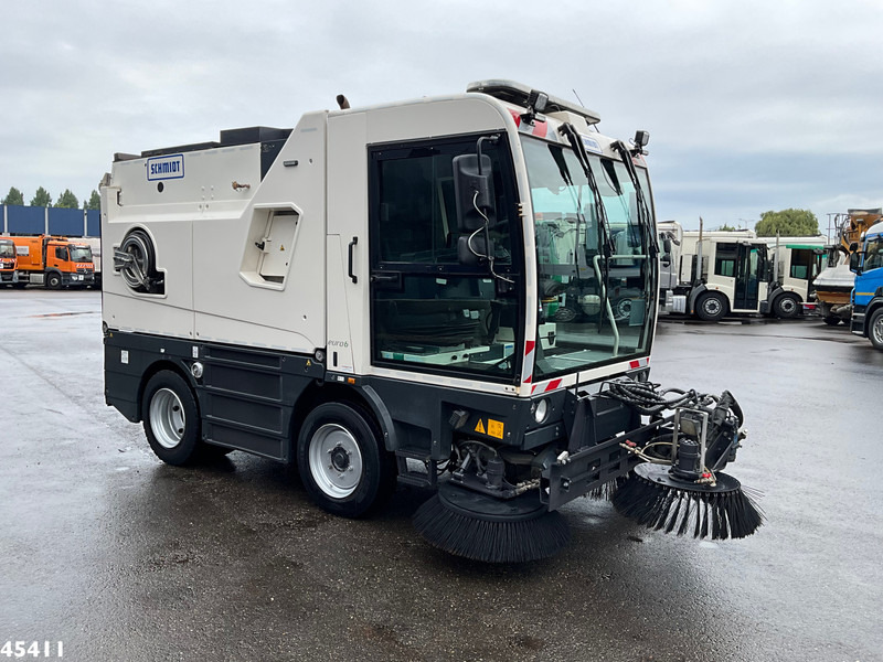 Schmidt Cleango 500 Compact Euro 6 with 3-rd brush - Veegwagen: afbeelding 3 Schmidt Cleango 500 Compact Euro 6 with 3-rd brush - Veegwagen: afbeelding 3