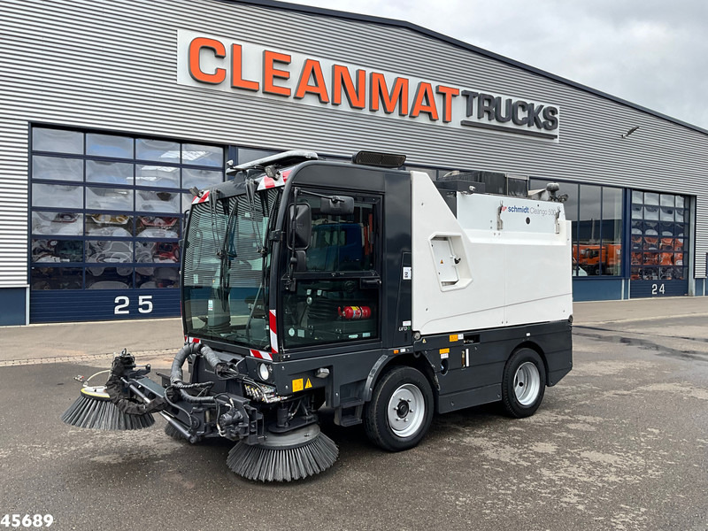 Schmidt Cleango Compact 500 Euro 6 with 3-rd brush Just 4.260 km! - Veegwagen: afbeelding 3 Schmidt Cleango Compact 500 Euro 6 with 3-rd brush Just 4.260 km! - Veegwagen: afbeelding 3