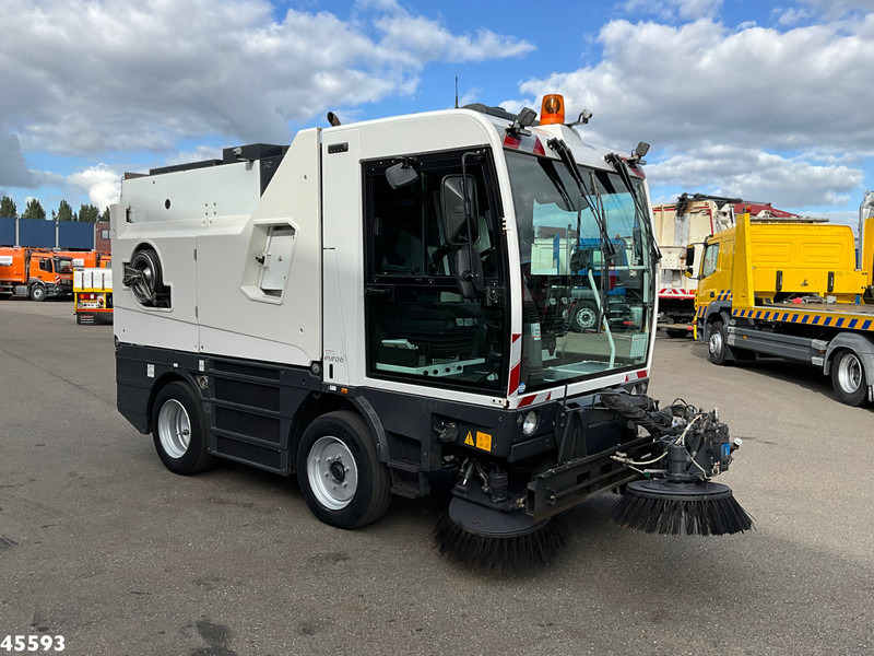 Schmidt Compact 400 Euro 6 with 3-rd brush - Veegwagen: afbeelding 5 Schmidt Compact 400 Euro 6 with 3-rd brush - Veegwagen: afbeelding 5