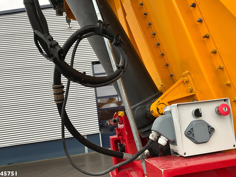 DAF FTG XF 530 6x2 Euro 6 ZF Intarder Kiphydrauliek + OVA 2-assige kipoplegger 32m³ - Trekker: afbeelding 5 DAF FTG XF 530 6x2 Euro 6 ZF Intarder Kiphydrauliek + OVA 2-assige kipoplegger 32m³ - Trekker: afbeelding 5