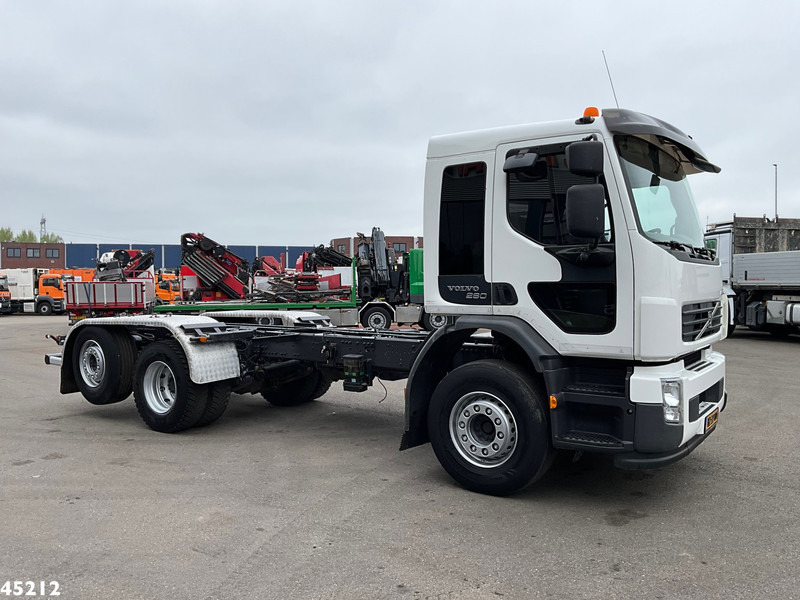 Volvo FE 260 Chassis cabine with PTO Just 199.470 km! - Chassis vrachtwagen: afbeelding 3 Volvo FE 260 Chassis cabine with PTO Just 199.470 km! - Chassis vrachtwagen: afbeelding 3