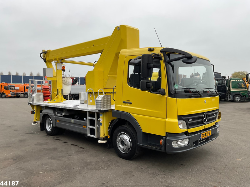 Mercedes-Benz Atego 815 Wumag Elevant 17 meter hoogwerker Just 39.048 km! - Vrachtwagen: afbeelding 4 Mercedes-Benz Atego 815 Wumag Elevant 17 meter hoogwerker Just 39.048 km! - Vrachtwagen: afbeelding 4