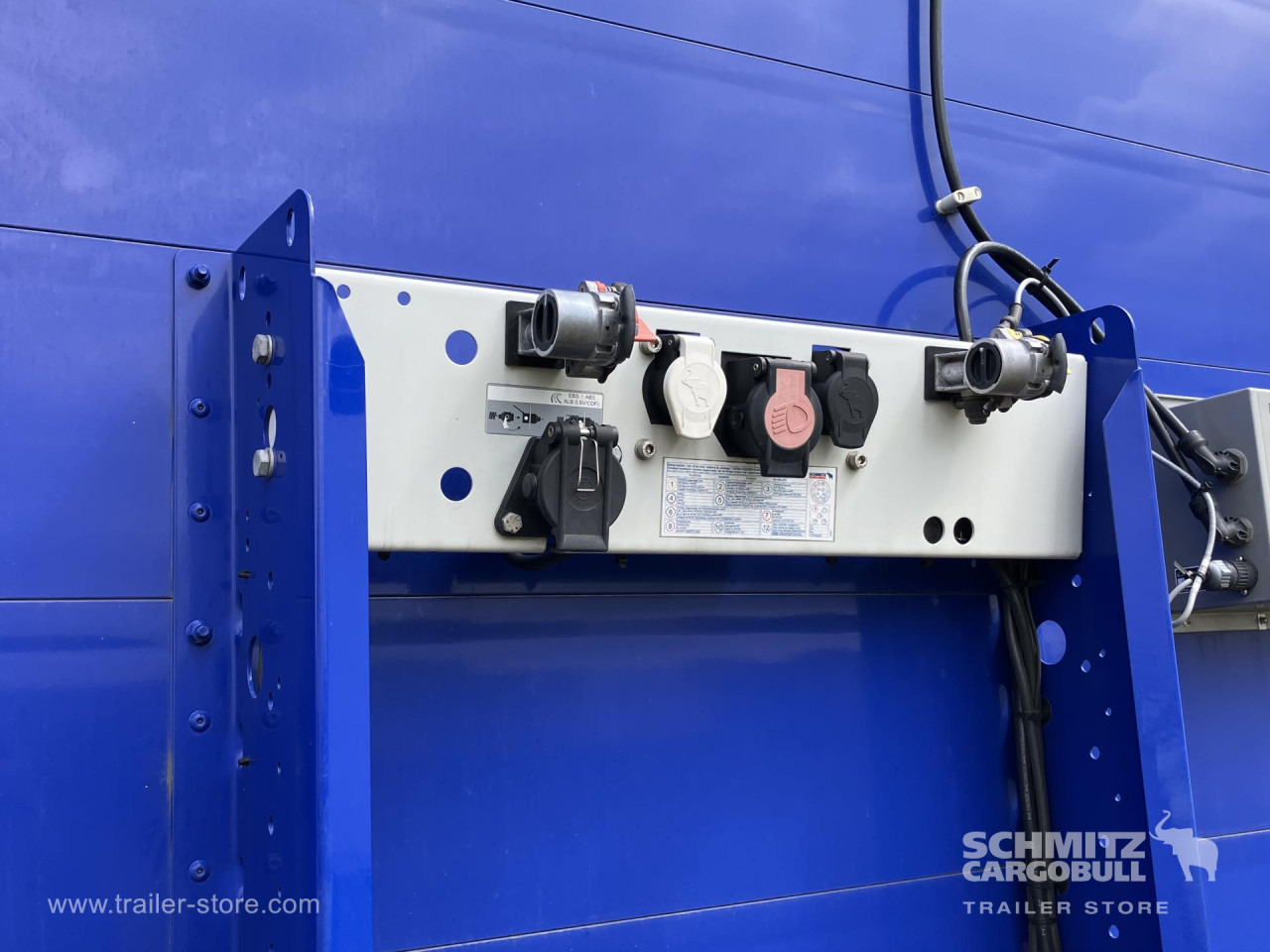 SCHMITZ Auflieger Curtainsider Standard - Schuifzeiloplegger: afbeelding 2 SCHMITZ Auflieger Curtainsider Standard - Schuifzeiloplegger: afbeelding 2