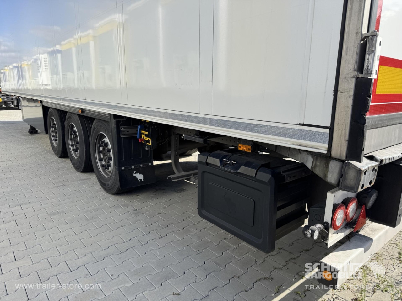 SCHMITZ Reefer Standard Double deck - Isotherm oplegger: afbeelding 2 SCHMITZ Reefer Standard Double deck - Isotherm oplegger: afbeelding 2