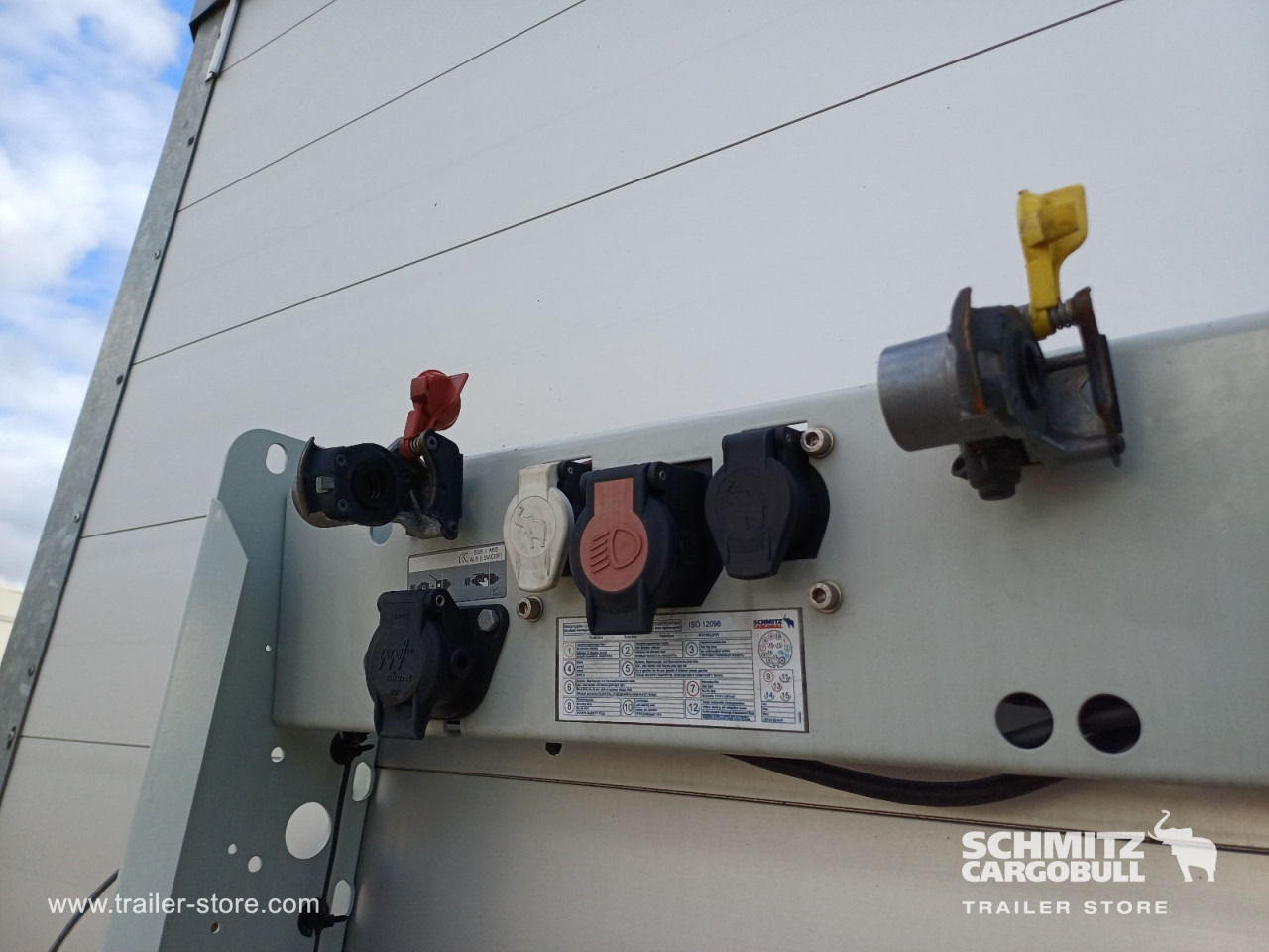 SCHMITZ Curtainsider Standard - Schuifzeiloplegger: afbeelding 2 SCHMITZ Curtainsider Standard - Schuifzeiloplegger: afbeelding 2