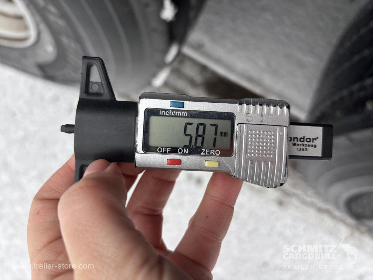 SCHMITZ Curtainsider Standard - Schuifzeiloplegger: afbeelding 4 SCHMITZ Curtainsider Standard - Schuifzeiloplegger: afbeelding 4