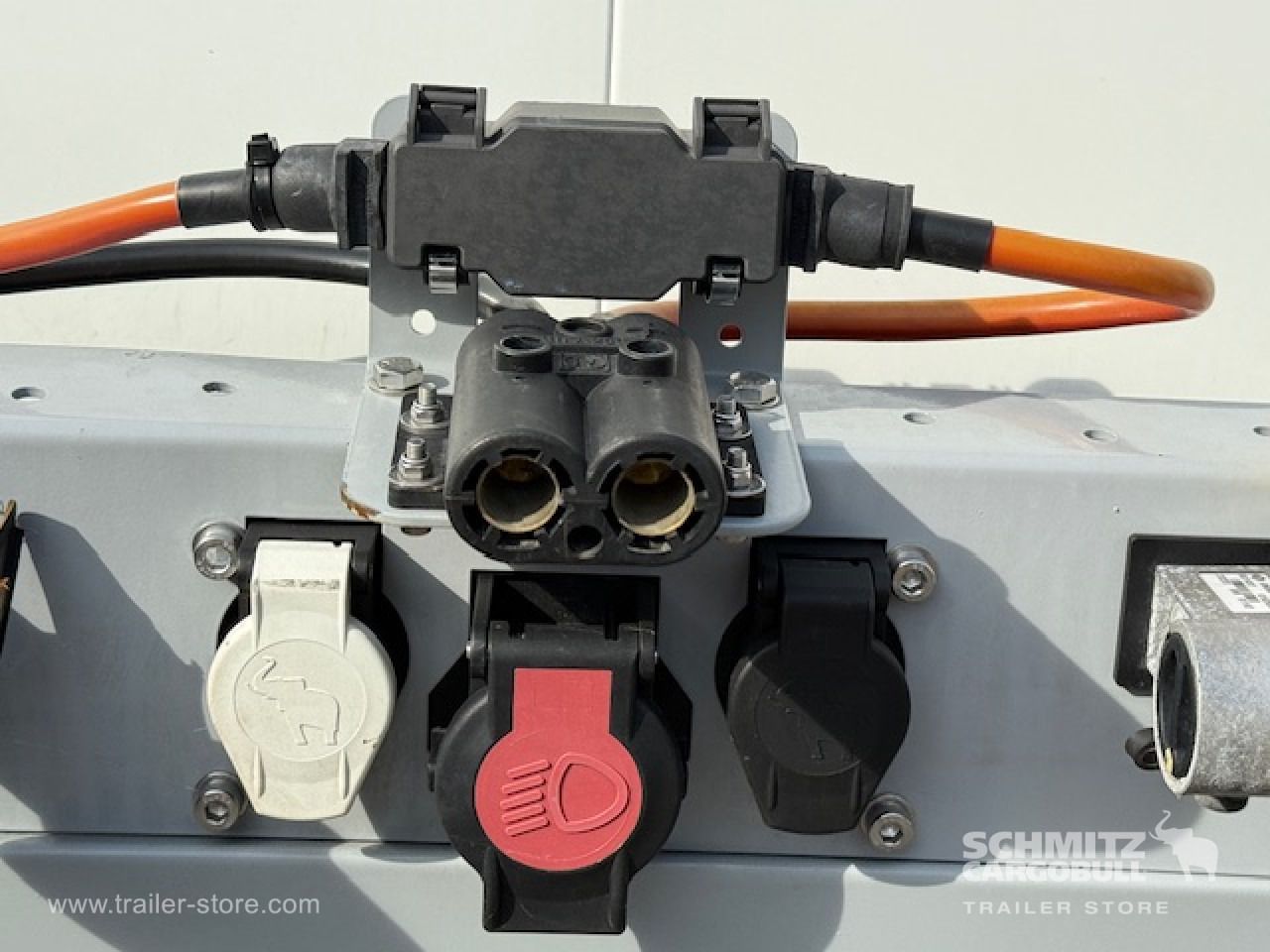 SCHMITZ Oplegger Vries Standard Taillift - Isotherm oplegger: afbeelding 4 SCHMITZ Oplegger Vries Standard Taillift - Isotherm oplegger: afbeelding 4