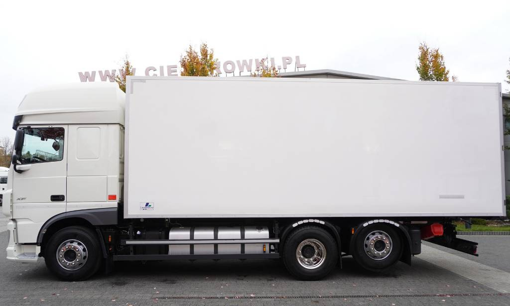 DAF XF 450 6×2 E6 / Refrigerator Lacapitaine / ATP/FRC to 2027 / 18 pallets - Koelwagen vrachtwagen: afbeelding 4 DAF XF 450 6×2 E6 / Refrigerator Lacapitaine / ATP/FRC to 2027 / 18 pallets - Koelwagen vrachtwagen: afbeelding 4