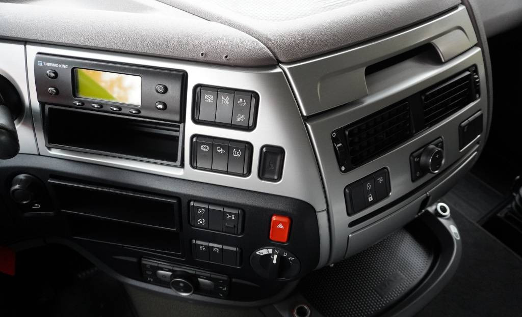 Koelwagen vrachtwagen DAF XF 450 6×2 E6 / Refrigerator Lacapitaine / ATP/FRC to 2027 / 18 pallets: afbeelding 16