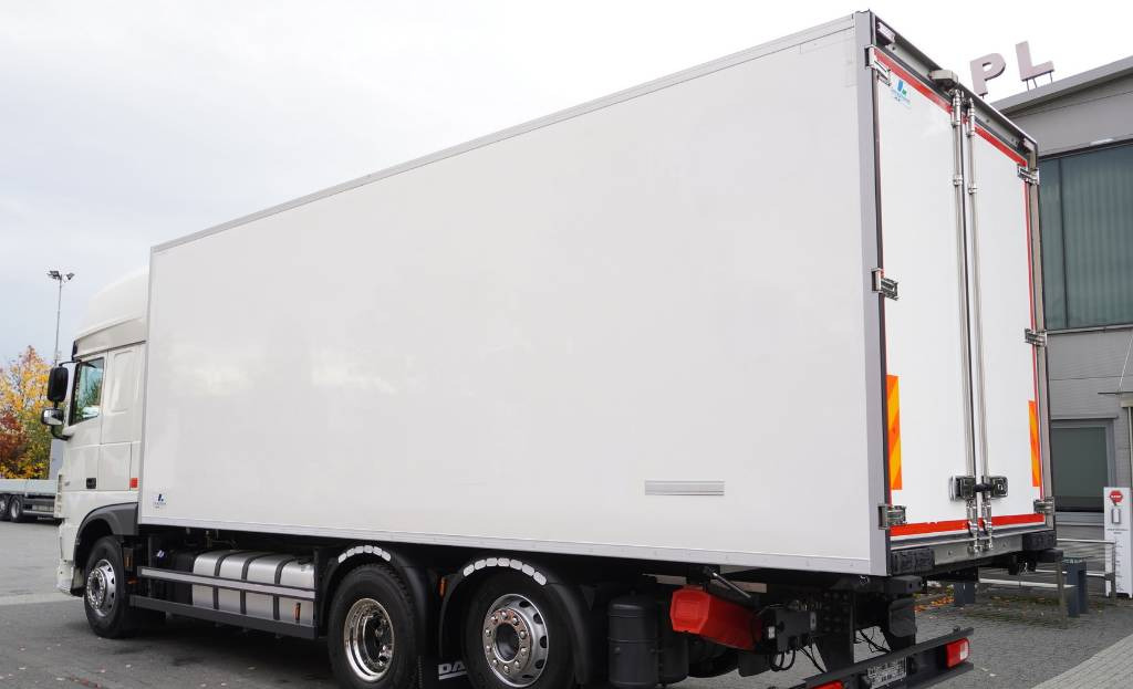 DAF XF 450 6×2 E6 / Refrigerator Lacapitaine / ATP/FRC to 2027 / 18 pallets - Koelwagen vrachtwagen: afbeelding 5 DAF XF 450 6×2 E6 / Refrigerator Lacapitaine / ATP/FRC to 2027 / 18 pallets - Koelwagen vrachtwagen: afbeelding 5