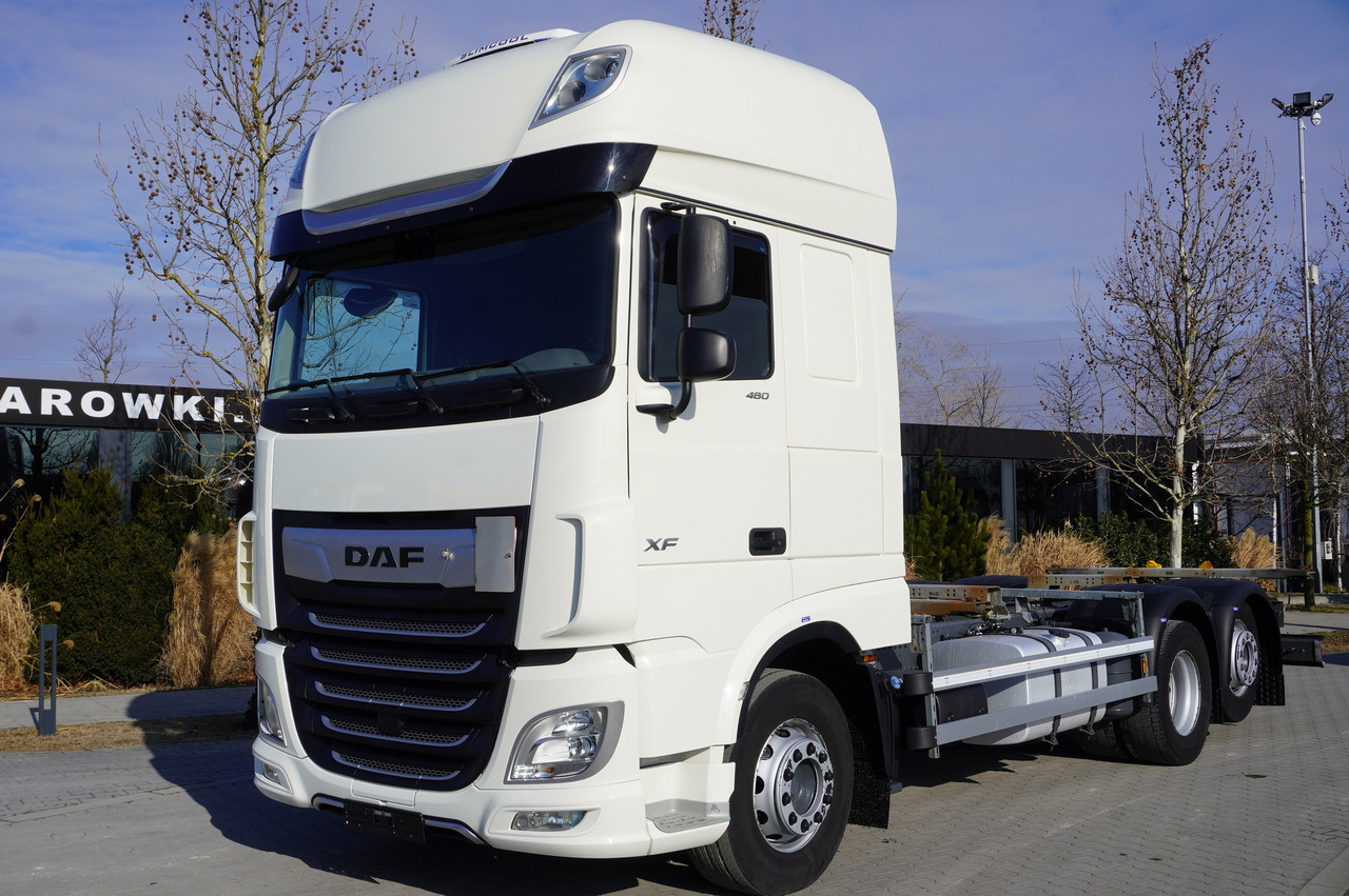 DAF XF 480 SSC / 6x2 / BDF / standard / 380 tho.km - Containertransporter/ Wissellaadbak vrachtwagen: afbeelding 1 DAF XF 480 SSC / 6x2 / BDF / standard / 380 tho.km - Containertransporter/ Wissellaadbak vrachtwagen: afbeelding 1