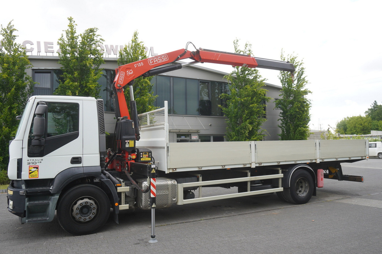 IVECO STRALIS 19.310 E6 / Flatbed 19 EPAL / FASSI F135 / 225 MTH! / 5.7 T - Kraanwagen, Kraanwagen: afbeelding 4 IVECO STRALIS 19.310 E6 / Flatbed 19 EPAL / FASSI F135 / 225 MTH! / 5.7 T - Kraanwagen, Kraanwagen: afbeelding 4