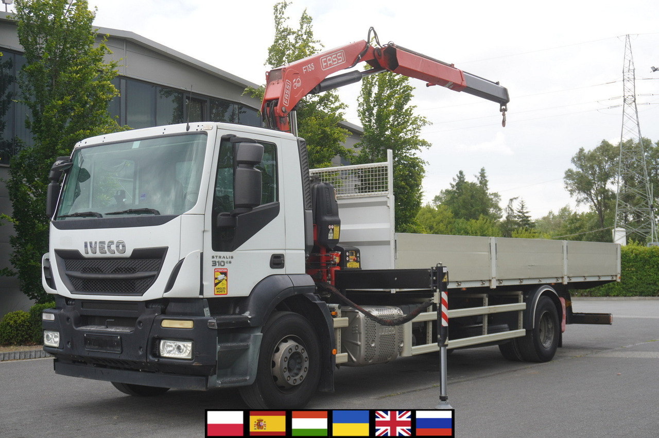 IVECO STRALIS 19.310 E6 / Flatbed 19 EPAL / FASSI F135 / 225 MTH! / 5.7 T - Vrachtwagen met open laadbak, Kraanwagen: afbeelding 1 IVECO STRALIS 19.310 E6 / Flatbed 19 EPAL / FASSI F135 / 225 MTH! / 5.7 T - Vrachtwagen met open laadbak, Kraanwagen: afbeelding 1