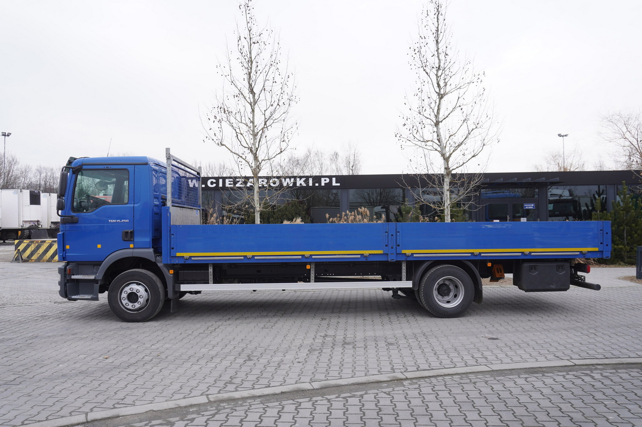 MAN TGM 15.250 / 160,000 km! / 2021 / Flatbed 18 EPAL / 8.8 t capacity - Vrachtwagen met open laadbak: afbeelding 2 MAN TGM 15.250 / 160,000 km! / 2021 / Flatbed 18 EPAL / 8.8 t capacity - Vrachtwagen met open laadbak: afbeelding 2