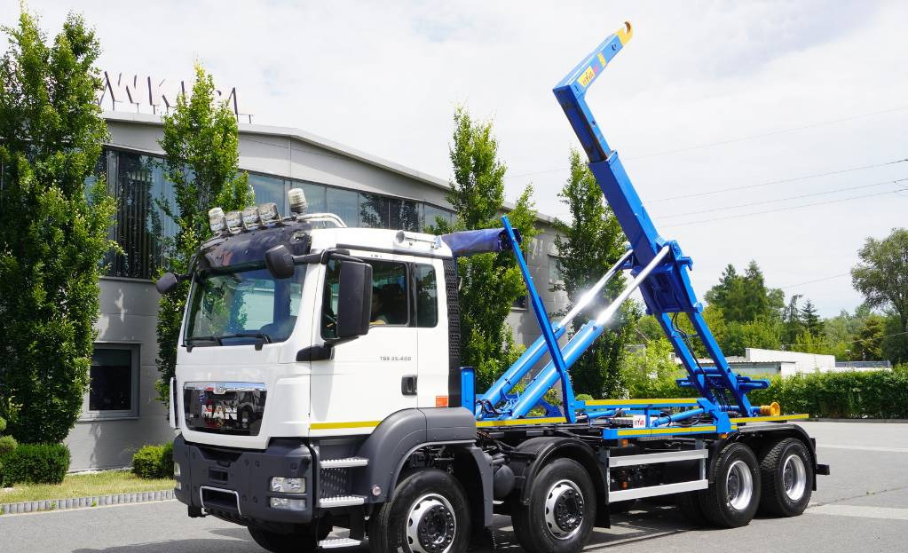 MAN TGS 35.400 8×4 HYVA LIFT 32.56 SE hooklift - Haakarmsysteem vrachtwagen: afbeelding 1 MAN TGS 35.400 8×4 HYVA LIFT 32.56 SE hooklift - Haakarmsysteem vrachtwagen: afbeelding 1