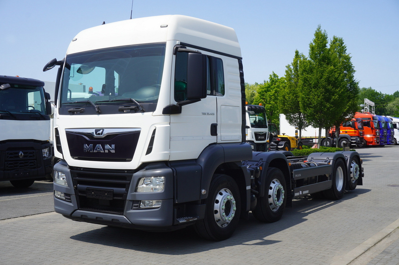 MAN TGS 35.420 8x2 / Chassis 6.4 m / 3 steered axles - Kraanwagen: afbeelding 2 MAN TGS 35.420 8x2 / Chassis 6.4 m / 3 steered axles - Kraanwagen: afbeelding 2