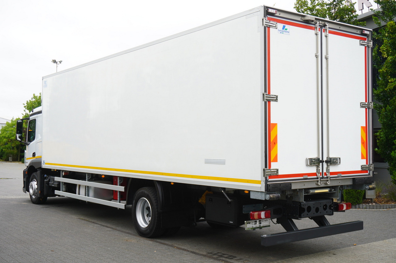 MERCEDES-BENZ Actros 1824 / Refrigerator 22 EPAL / Carrier Supra 950 / Sleeping cabin - Koelwagen vrachtwagen: afbeelding 2 MERCEDES-BENZ Actros 1824 / Refrigerator 22 EPAL / Carrier Supra 950 / Sleeping cabin - Koelwagen vrachtwagen: afbeelding 2