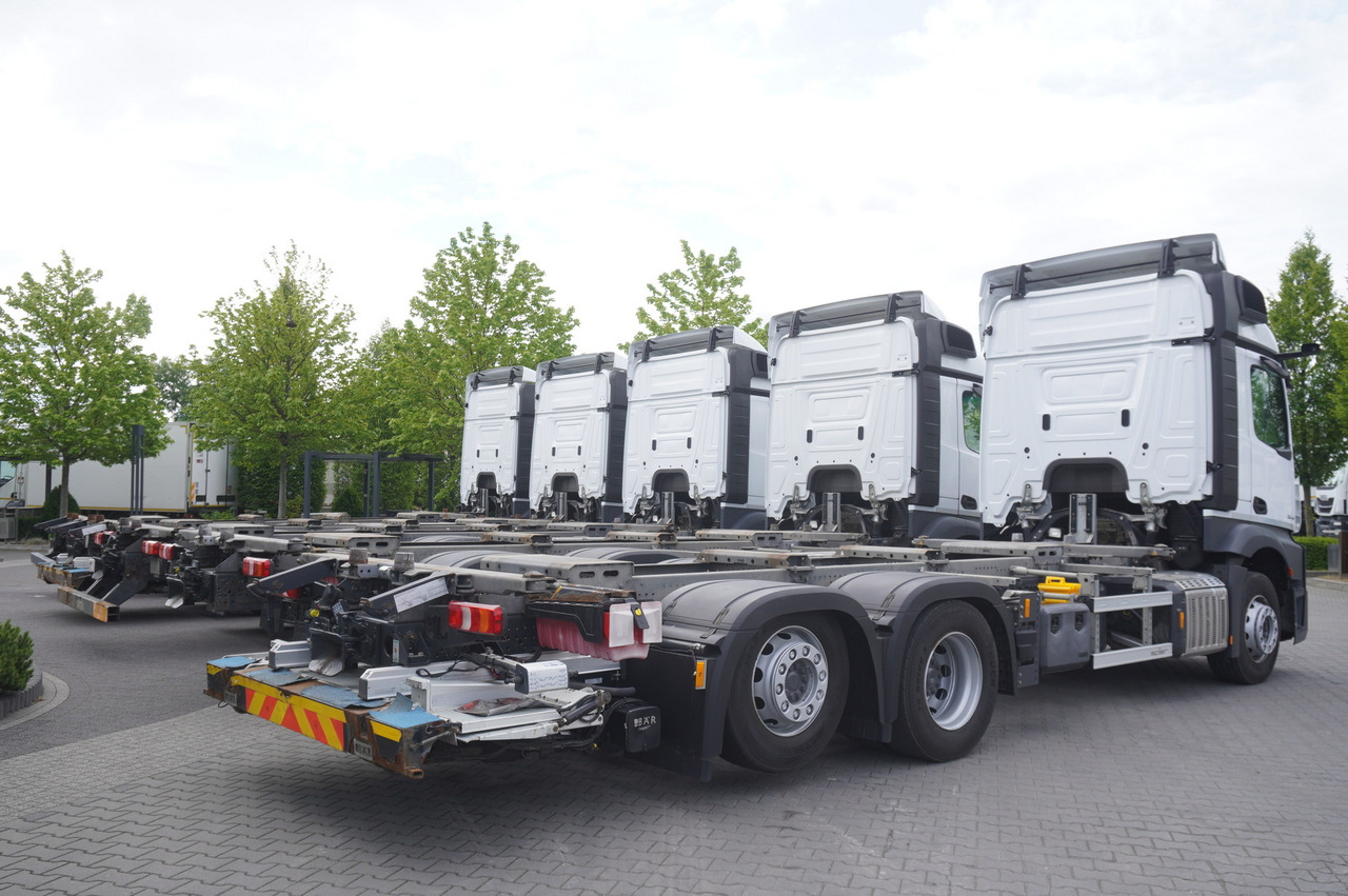 MERCEDES-BENZ Actros 2545 6×2 MP5 / ADR AT / 12 units - Containertransporter/ Wissellaadbak vrachtwagen: afbeelding 4 MERCEDES-BENZ Actros 2545 6×2 MP5 / ADR AT / 12 units - Containertransporter/ Wissellaadbak vrachtwagen: afbeelding 4