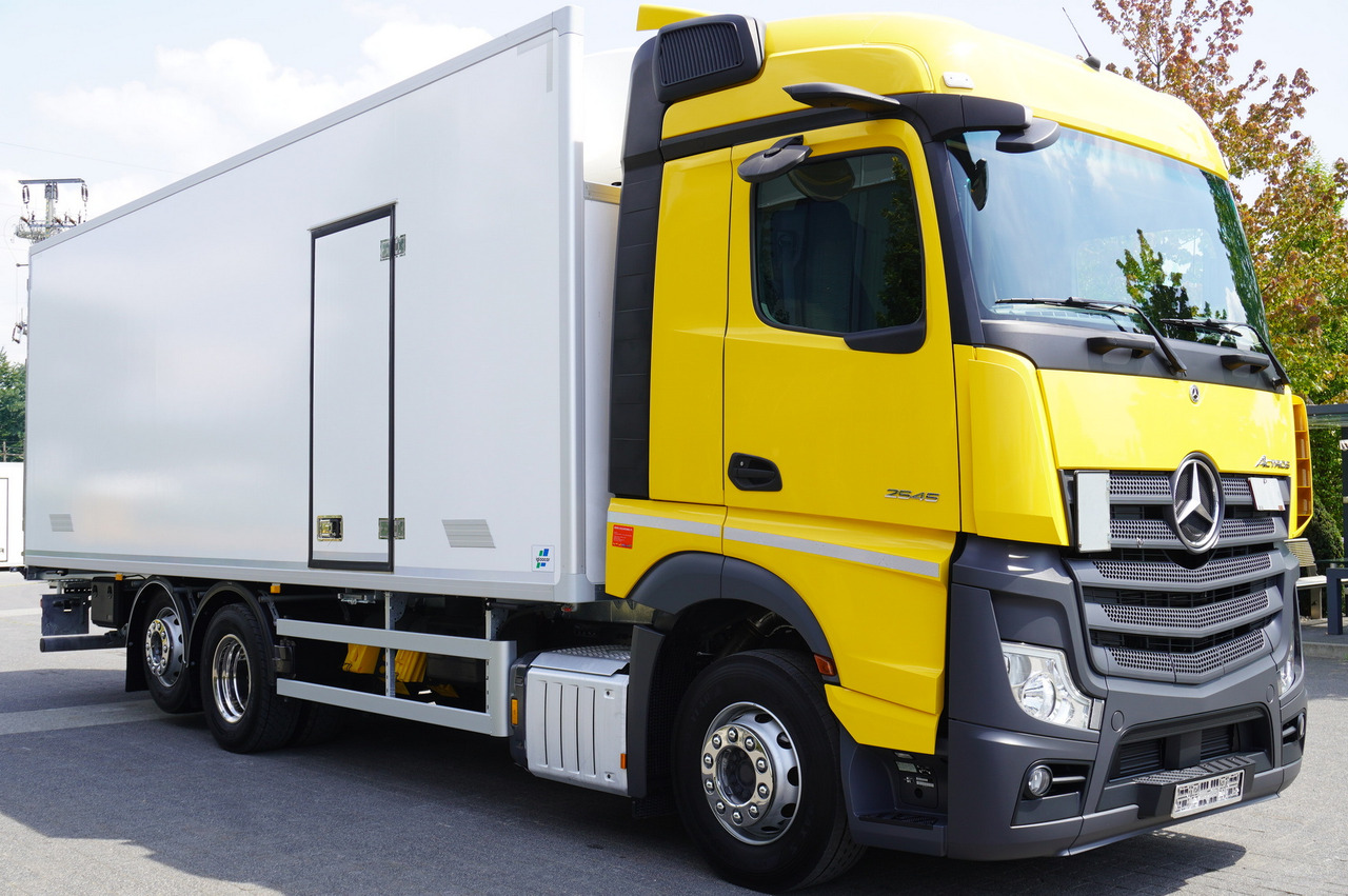 MERCEDES-BENZ Actros 2545 MP5 6×2 E6 / NEW Igloocar refrigerator / 19 pallets - Koelwagen vrachtwagen: afbeelding 5 MERCEDES-BENZ Actros 2545 MP5 6×2 E6 / NEW Igloocar refrigerator / 19 pallets - Koelwagen vrachtwagen: afbeelding 5