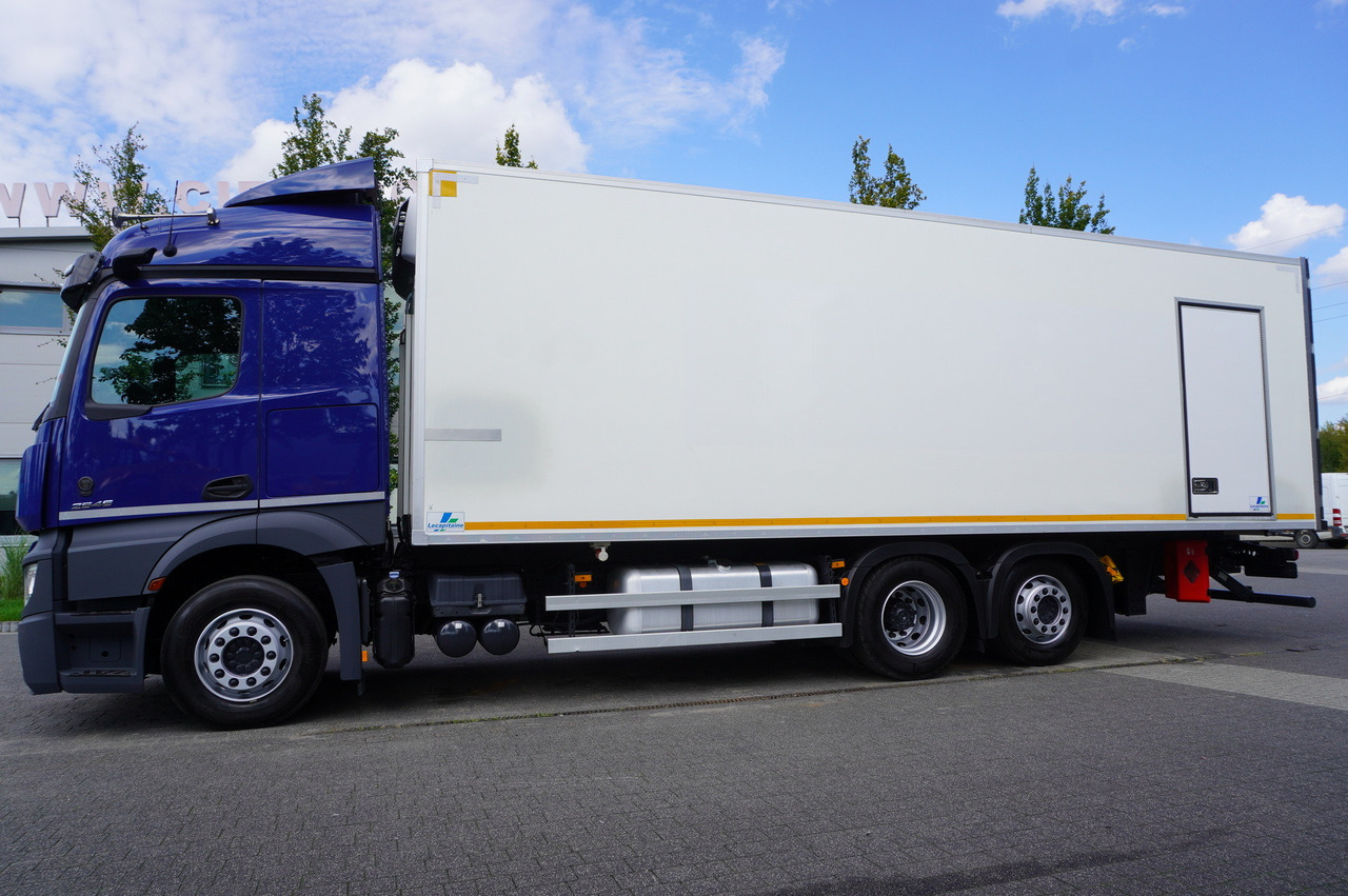MERCEDES-BENZ Actros 2546 / Lecapitaine refrigerator 20 EPAL / Multitemperature / Carrier Supra 1150 MT - Koelwagen vrachtwagen: afbeelding 2 MERCEDES-BENZ Actros 2546 / Lecapitaine refrigerator 20 EPAL / Multitemperature / Carrier Supra 1150 MT - Koelwagen vrachtwagen: afbeelding 2