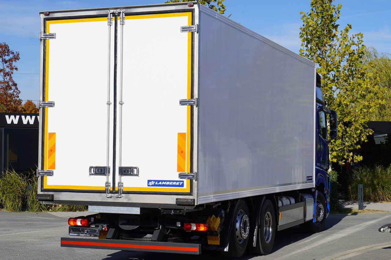 MERCEDES-BENZ Actros 2548 E6 / GIGA / Cab Lounge chair / Lamberet Refrigerator / Carrier Supra 950 - Koelwagen vrachtwagen: afbeelding 3 MERCEDES-BENZ Actros 2548 E6 / GIGA / Cab Lounge chair / Lamberet Refrigerator / Carrier Supra 950 - Koelwagen vrachtwagen: afbeelding 3