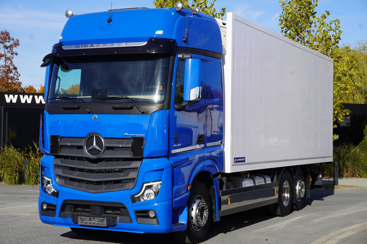 MERCEDES-BENZ Actros 2548 E6 / GIGA / Cab Lounge chair / Lamberet Refrigerator / Carrier Supra 950 - Koelwagen vrachtwagen: afbeelding 1 MERCEDES-BENZ Actros 2548 E6 / GIGA / Cab Lounge chair / Lamberet Refrigerator / Carrier Supra 950 - Koelwagen vrachtwagen: afbeelding 1