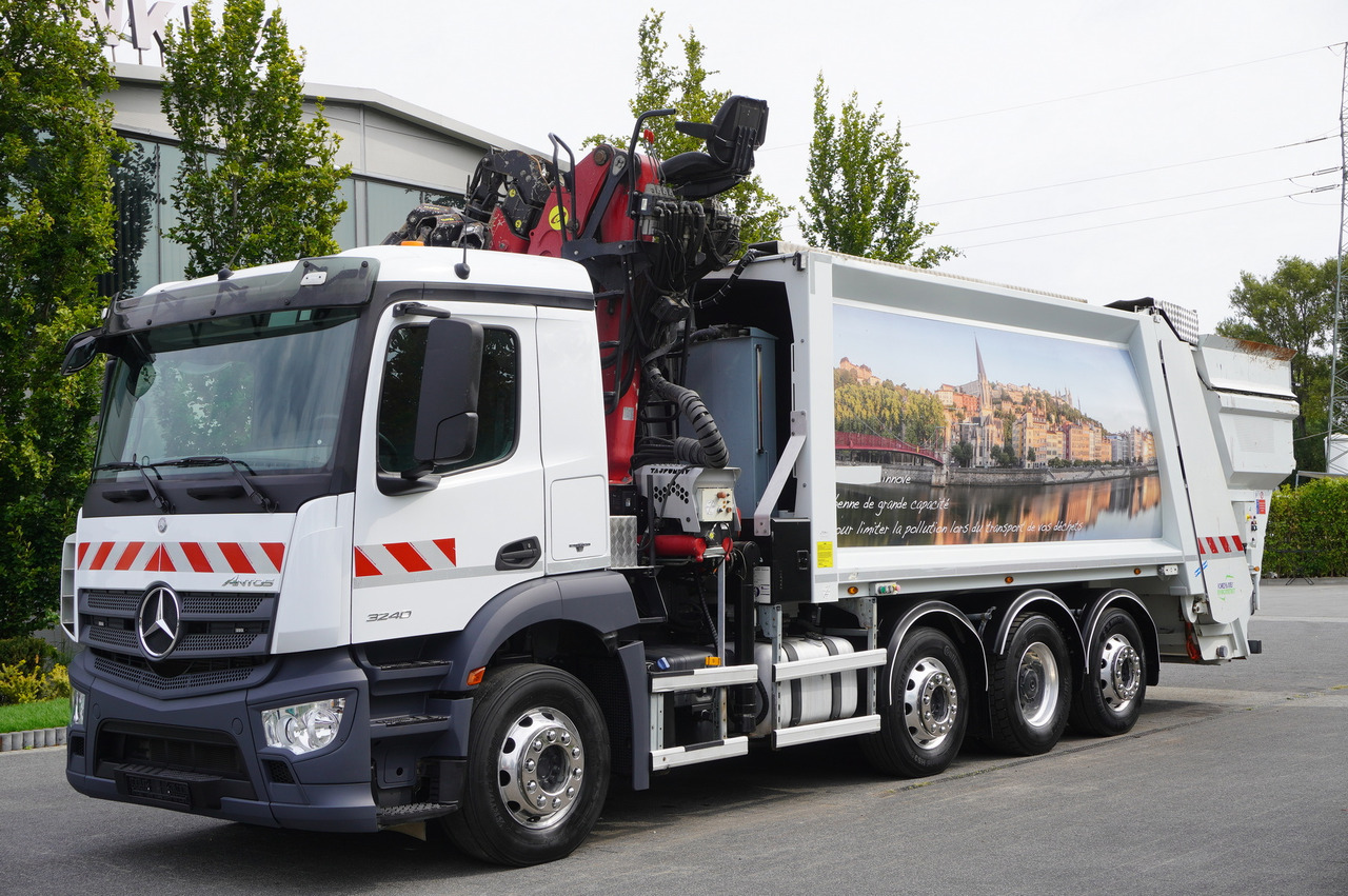 MERCEDES-BENZ Antos 3240 8x2 / Tajfun 5T crane / Farid Industries garbage truck/ 3 steered axles - Vacuümwagen: afbeelding 3 MERCEDES-BENZ Antos 3240 8x2 / Tajfun 5T crane / Farid Industries garbage truck/ 3 steered axles - Vacuümwagen: afbeelding 3