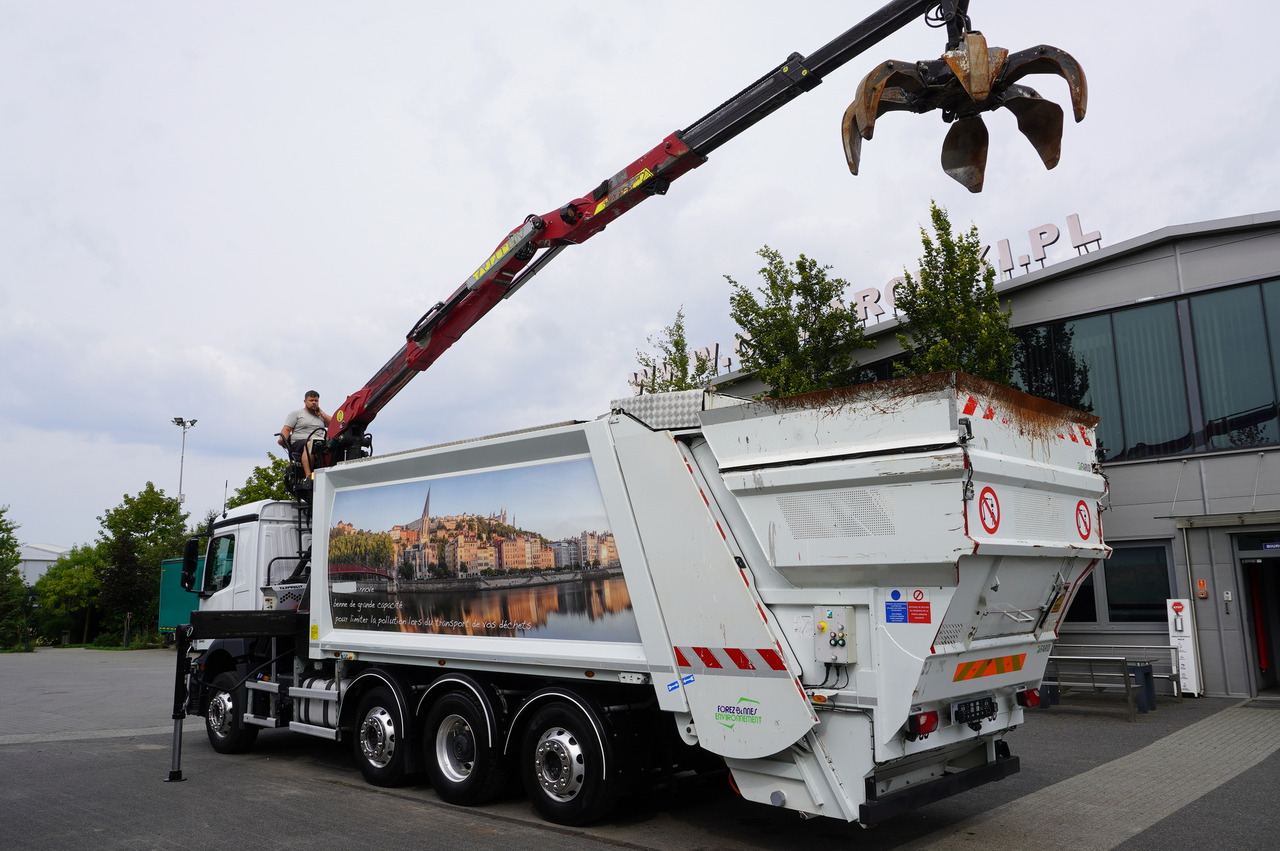 MERCEDES-BENZ Antos 3240 8x2 / Tajfun 5T crane / Farid Industries garbage truck/ 3 steered axles - Kraanwagen: afbeelding 2 MERCEDES-BENZ Antos 3240 8x2 / Tajfun 5T crane / Farid Industries garbage truck/ 3 steered axles - Kraanwagen: afbeelding 2