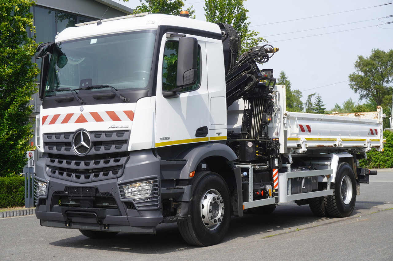 MERCEDES-BENZ Arocs 1833 / 87,000 km!!! / Hds HIAB X-DUO 128 B-2 / three-sided tipper - Vrachtwagen met open laadbak, Kraanwagen: afbeelding 3 MERCEDES-BENZ Arocs 1833 / 87,000 km!!! / Hds HIAB X-DUO 128 B-2 / three-sided tipper - Vrachtwagen met open laadbak, Kraanwagen: afbeelding 3