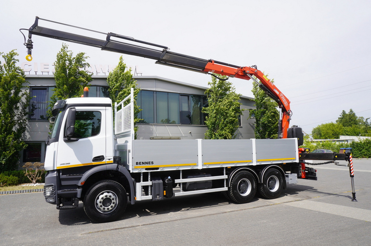 MERCEDES-BENZ Arocs 2633 flatbed truck / Crane FASSI F155A.0.23 / REMOTE CONTROL / 230,000 km - Kraanwagen: afbeelding 3 MERCEDES-BENZ Arocs 2633 flatbed truck / Crane FASSI F155A.0.23 / REMOTE CONTROL / 230,000 km - Kraanwagen: afbeelding 3