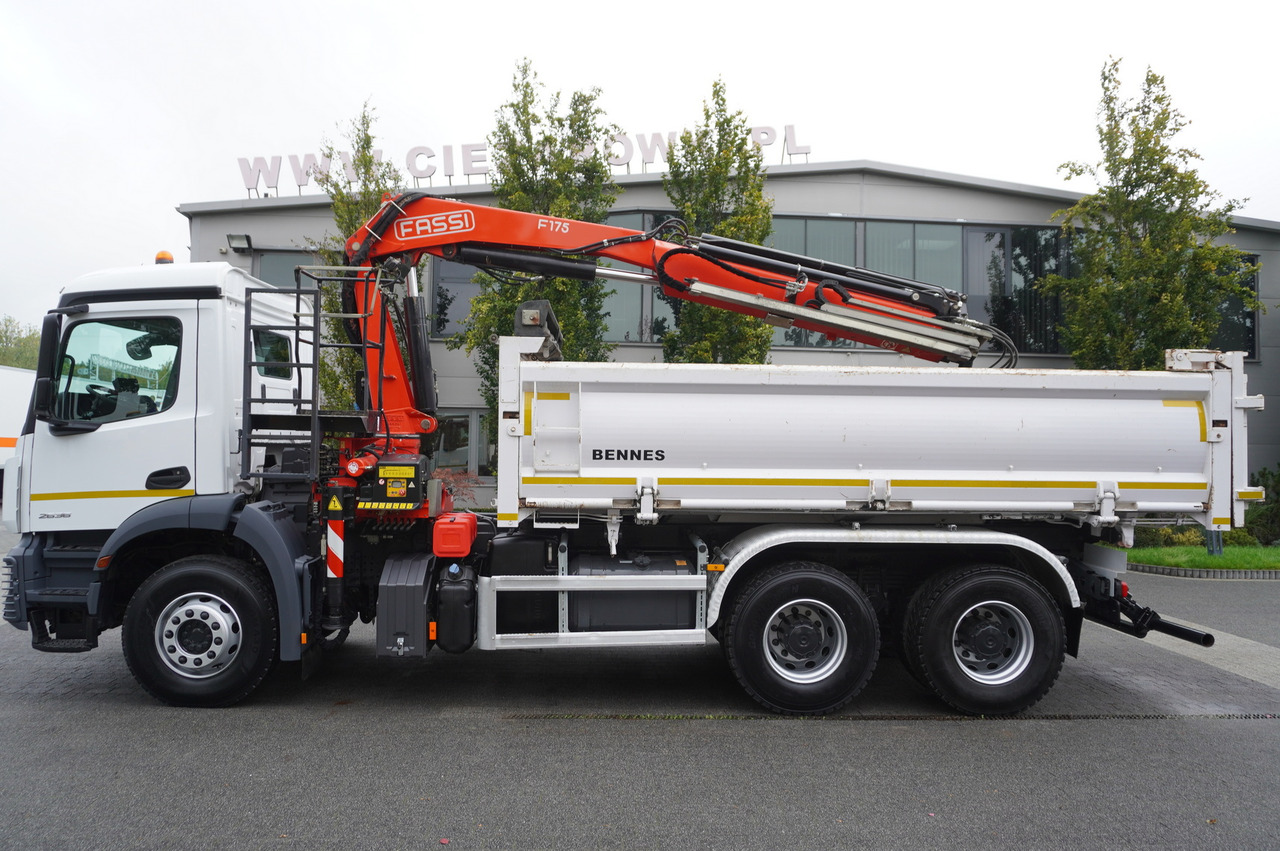 MERCEDES-BENZ Arocs 2636 6x4 / Fassi F175 / 7.7 t / 10 m / 2-side tipper / Bortmatic - Kipper vrachtwagen, Kraanwagen: afbeelding 3 MERCEDES-BENZ Arocs 2636 6x4 / Fassi F175 / 7.7 t / 10 m / 2-side tipper / Bortmatic - Kipper vrachtwagen, Kraanwagen: afbeelding 3