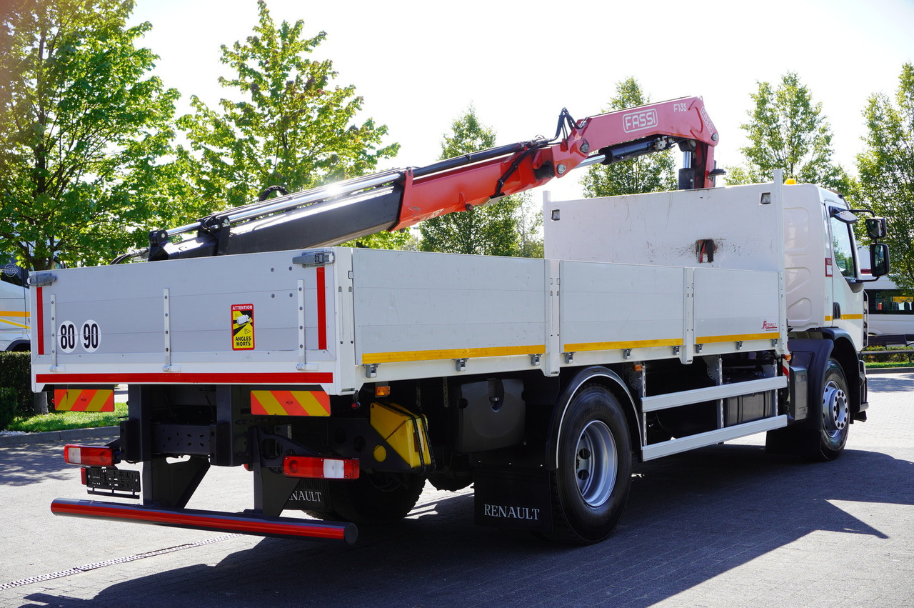 RENAULT C280 DTI 8 / FASSI crane 5.6 T / range 8 m / Flatbed 15 EPAL - Vrachtwagen met open laadbak, Kraanwagen: afbeelding 4 RENAULT C280 DTI 8 / FASSI crane 5.6 T / range 8 m / Flatbed 15 EPAL - Vrachtwagen met open laadbak, Kraanwagen: afbeelding 4