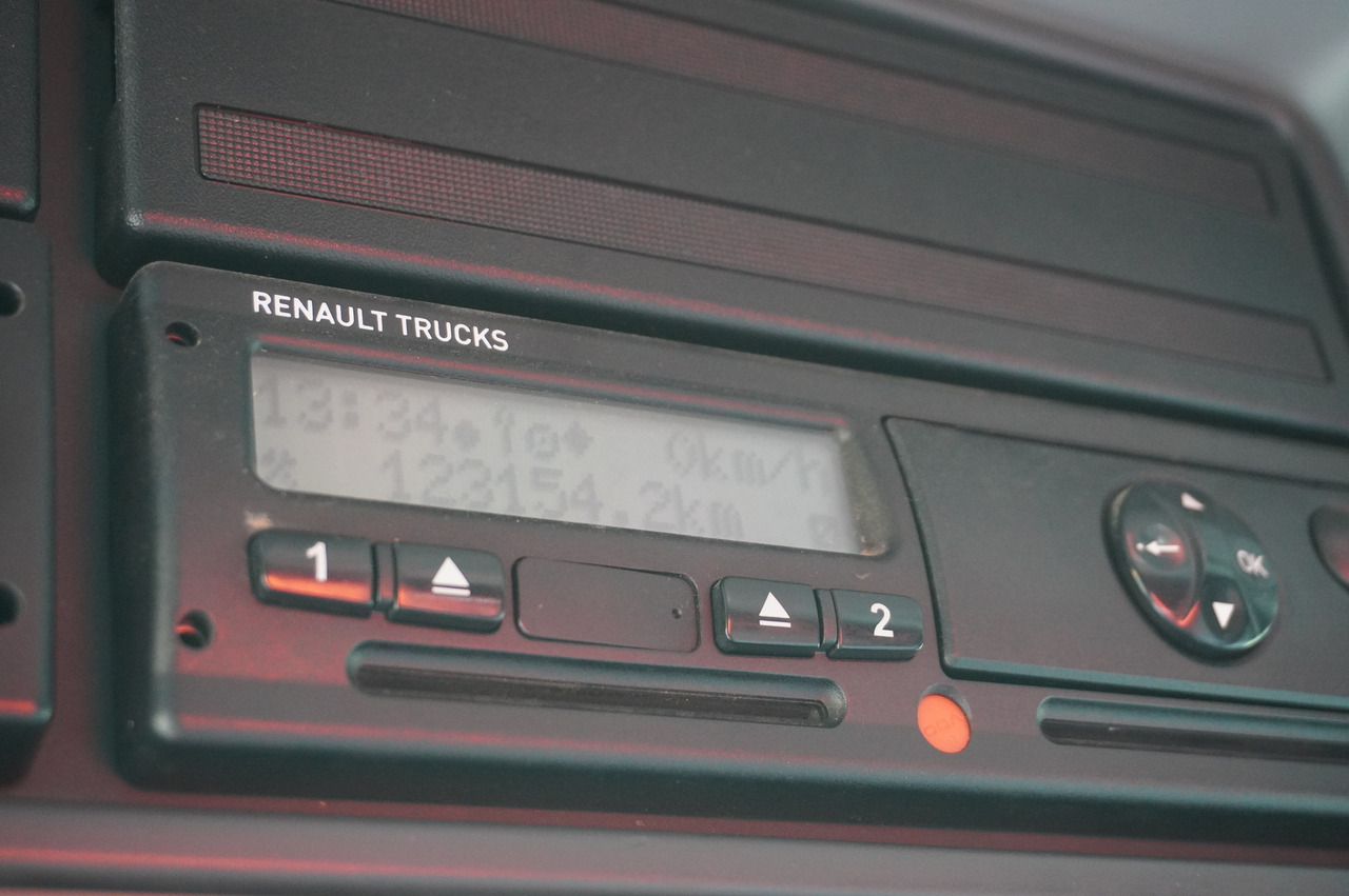 RENAULT K380 6×4 / FASSI F175 crane 7.85 t / 120 thousand km! / 2-sided tipper - Kraanwagen: afbeelding 2 RENAULT K380 6×4 / FASSI F175 crane 7.85 t / 120 thousand km! / 2-sided tipper - Kraanwagen: afbeelding 2