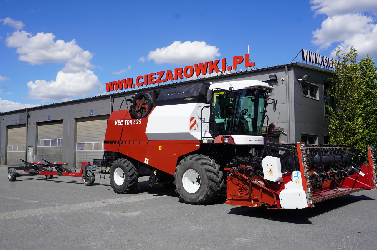 ROSTSELMASH VECTOR 425 RSM-101 grain harvester + Header 5 m + rapeseed harvesting extension / 2300 MTH - Maaidorser: afbeelding 2 ROSTSELMASH VECTOR 425 RSM-101 grain harvester + Header 5 m + rapeseed harvesting extension / 2300 MTH - Maaidorser: afbeelding 2