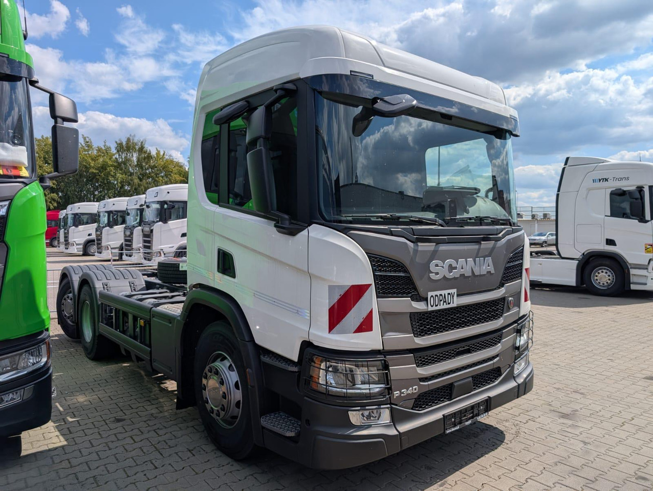 SCANIA P 340 B6x2*4NA / chassis frame / steering axle / CNG / large cab / 8 units - Chassis vrachtwagen: afbeelding 2 SCANIA P 340 B6x2*4NA / chassis frame / steering axle / CNG / large cab / 8 units - Chassis vrachtwagen: afbeelding 2