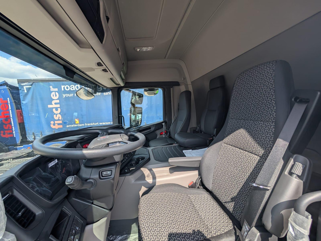 SCANIA P 340 B6x2*4NA / chassis frame / steering axle / CNG / large cab / 8 units - Chassis vrachtwagen: afbeelding 5 SCANIA P 340 B6x2*4NA / chassis frame / steering axle / CNG / large cab / 8 units - Chassis vrachtwagen: afbeelding 5