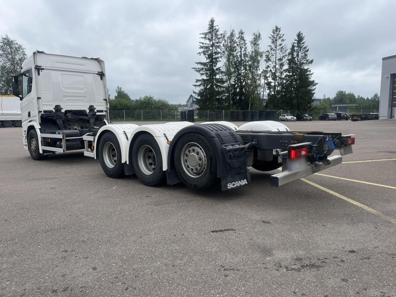 SCANIA R560 B8x4*4 / Chassis / sleeper cab / Power take-off - Chassis vrachtwagen: afbeelding 2 SCANIA R560 B8x4*4 / Chassis / sleeper cab / Power take-off - Chassis vrachtwagen: afbeelding 2