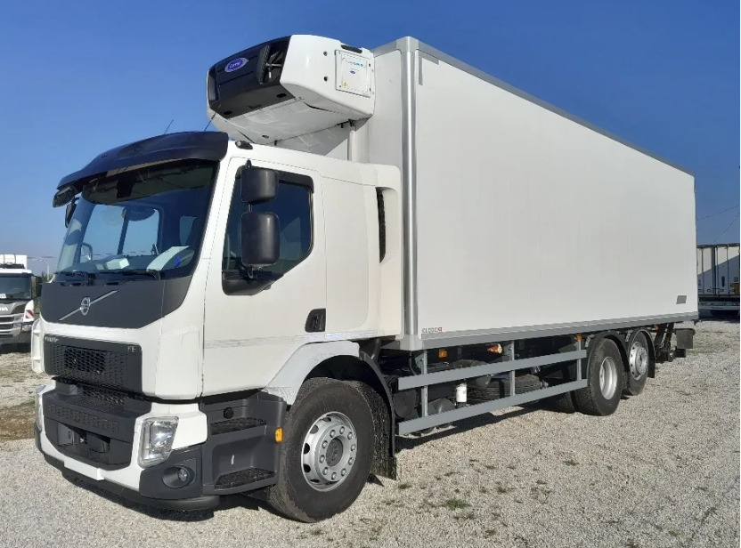 VOLVO New refrigerator VOLVO FE / superstructure IGLOOCAR / 350 HP / 6x2 / 3 units - Koelwagen vrachtwagen: afbeelding 1 VOLVO New refrigerator VOLVO FE / superstructure IGLOOCAR / 350 HP / 6x2 / 3 units - Koelwagen vrachtwagen: afbeelding 1