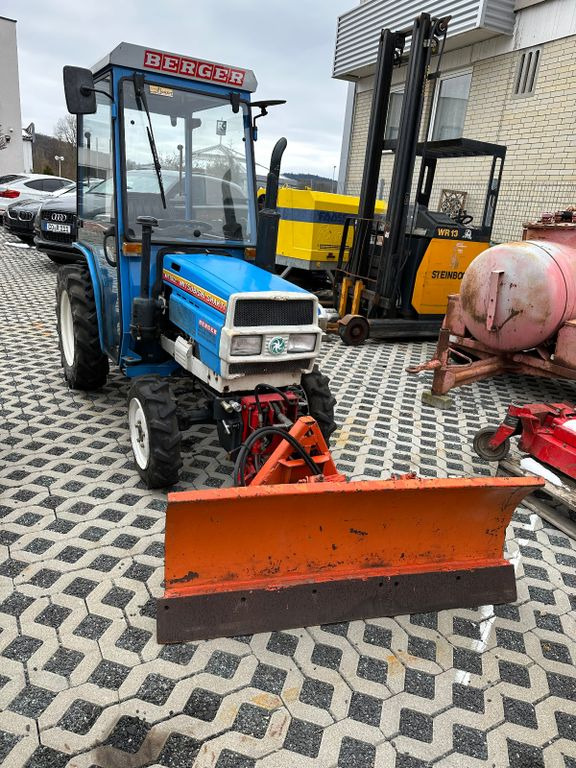 Mitsubishi MT 180 DL Winterdienst und mäherwerk - Gemeentelijke tractor: afbeelding 1 Mitsubishi MT 180 DL Winterdienst und mäherwerk - Gemeentelijke tractor: afbeelding 1