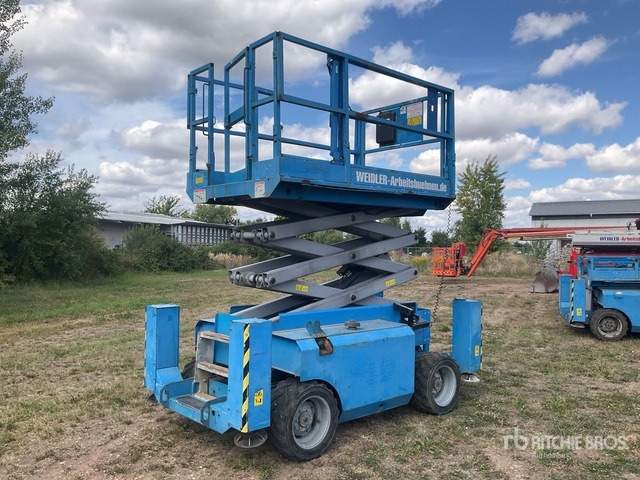 2007 Genie GS2668RT 4x4 Diesel Scissor Lift - Schaarlift: afbeelding 2 2007 Genie GS2668RT 4x4 Diesel Scissor Lift - Schaarlift: afbeelding 2