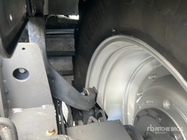 2015 Massey Ferguson 8737 4WD Tractor - Tractor: afbeelding 5 2015 Massey Ferguson 8737 4WD Tractor - Tractor: afbeelding 5