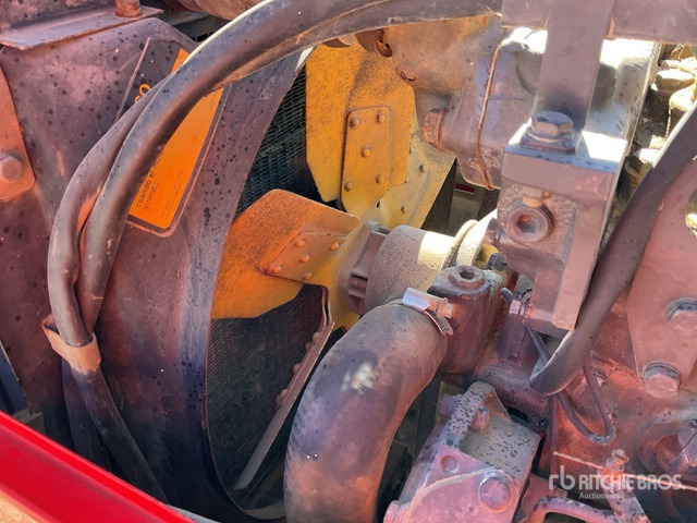 1997 Massey Ferguson 374S 2WD Tractor - Tractor: afbeelding 5 1997 Massey Ferguson 374S 2WD Tractor - Tractor: afbeelding 5