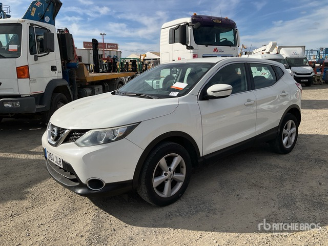 2015 Nissan Qashqai 4WD SUV - SUV: afbeelding 1 2015 Nissan Qashqai 4WD SUV - SUV: afbeelding 1