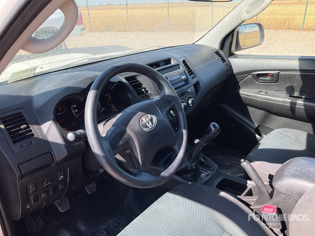 2015 Toyota Hilux 4x4 Crew Cab Pickup - Pick-up: afbeelding 5 2015 Toyota Hilux 4x4 Crew Cab Pickup - Pick-up: afbeelding 5