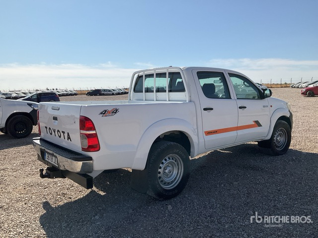 2015 Toyota Hilux 4x4 Crew Cab Pickup - Pick-up: afbeelding 4 2015 Toyota Hilux 4x4 Crew Cab Pickup - Pick-up: afbeelding 4