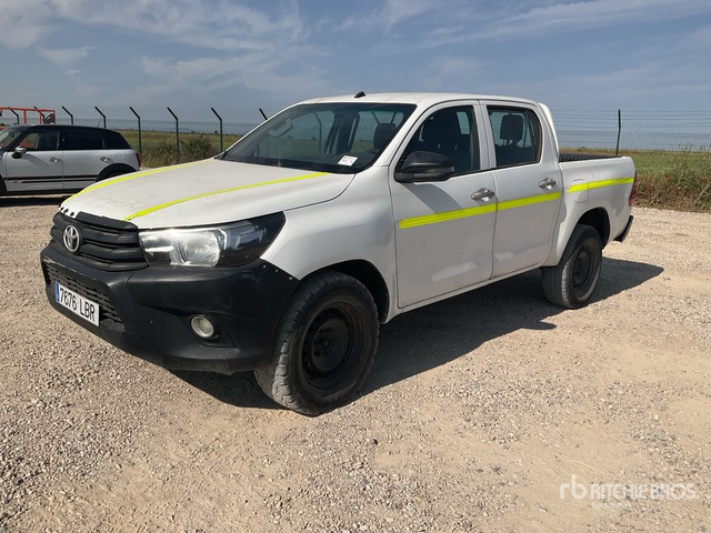2019 Toyota Hilux 4x4 Crew Cab Pickup - Pick-up: afbeelding 1 2019 Toyota Hilux 4x4 Crew Cab Pickup - Pick-up: afbeelding 1