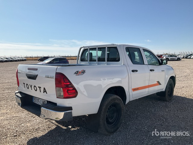 2020 Toyota Hilux 4x4 Crew Cab Pickup - Pick-up: afbeelding 4 2020 Toyota Hilux 4x4 Crew Cab Pickup - Pick-up: afbeelding 4