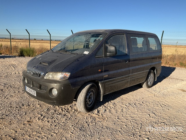 2002 Hyundai H1 6 Passenger Van - Bedrijfswagen: afbeelding 1 2002 Hyundai H1 6 Passenger Van - Bedrijfswagen: afbeelding 1