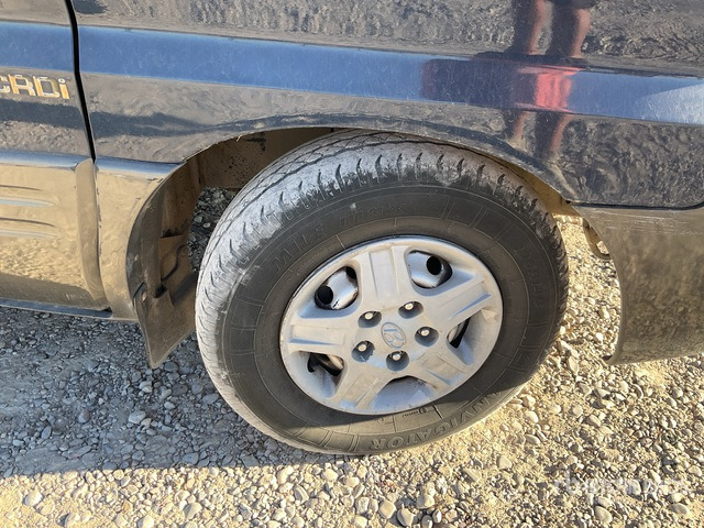 2002 Hyundai H1 6 Passenger Van - Bedrijfswagen: afbeelding 4 2002 Hyundai H1 6 Passenger Van - Bedrijfswagen: afbeelding 4