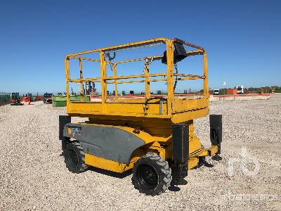 HAULOTTE COMPACT 10DX 4x4 Diesel - Schaarlift: afbeelding 3 HAULOTTE COMPACT 10DX 4x4 Diesel - Schaarlift: afbeelding 3